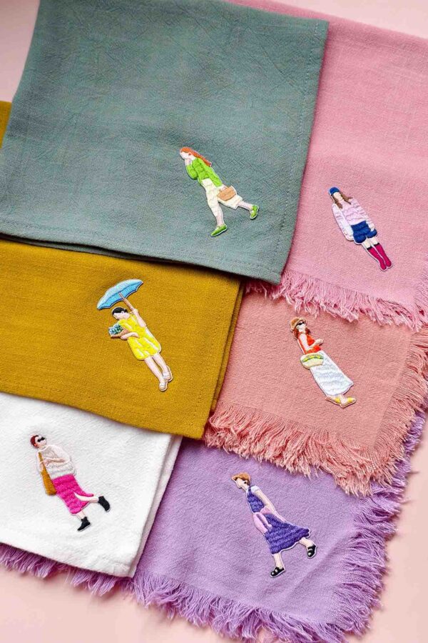 Applique Napkin – Walking Girls