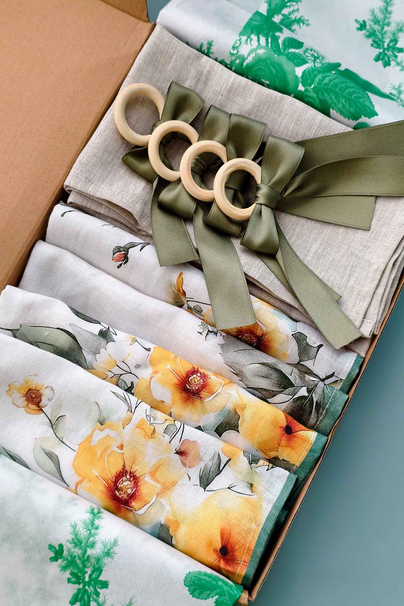 Holiday Linen Gift Set – Winter Bloom - Image 5