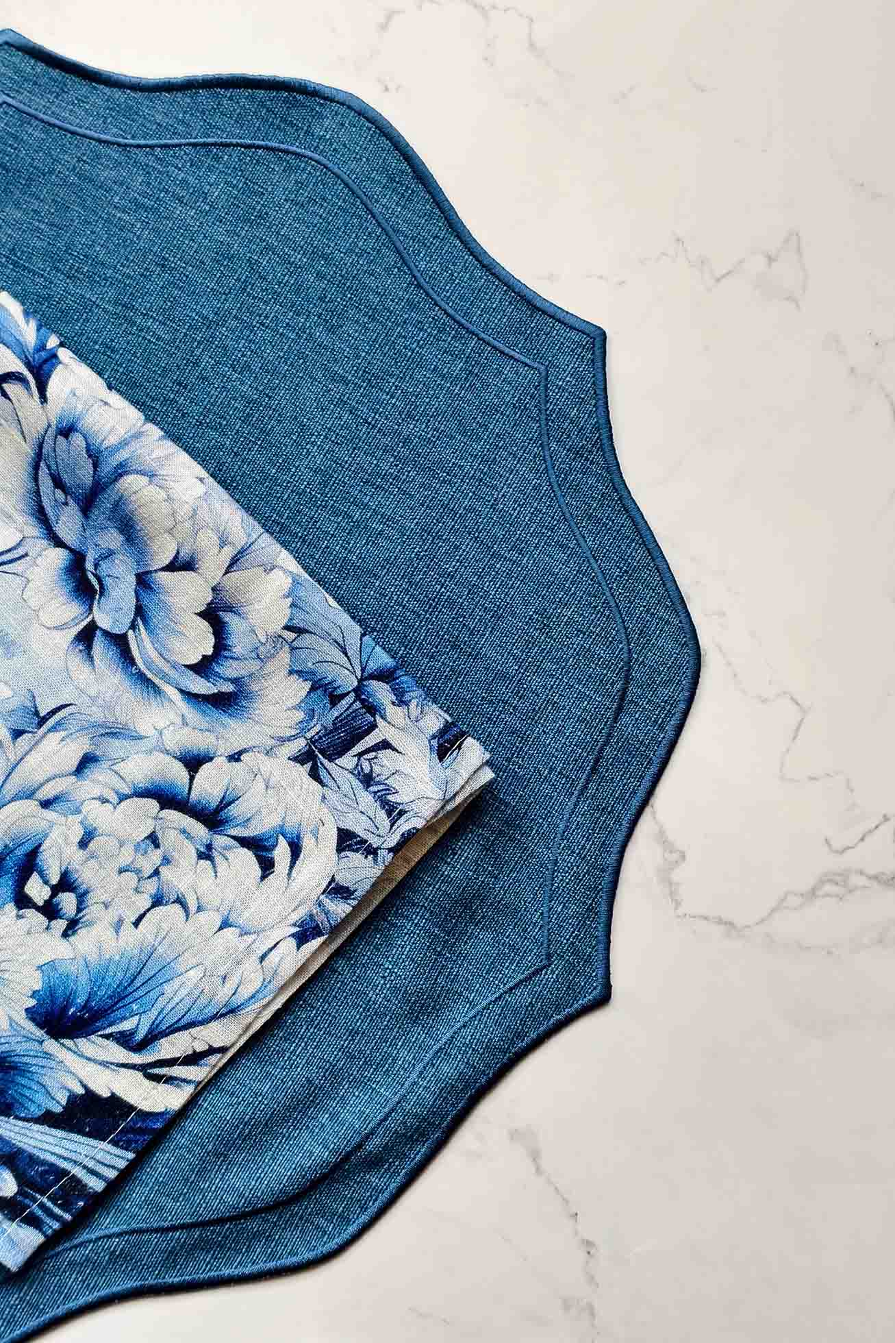 Deep Blue Gathering Gift Box - Image 2