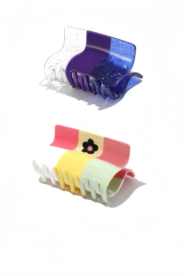 Soft Contrast Hair Claw